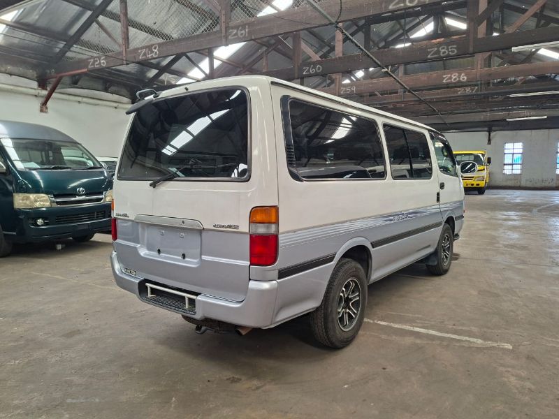  29837  TOYOTA REGIUS  2000  