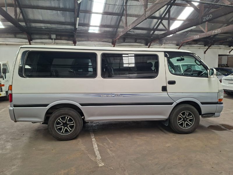  29837  TOYOTA REGIUS  2000  