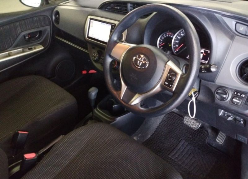  29842  TOYOTA VITZ  2016  