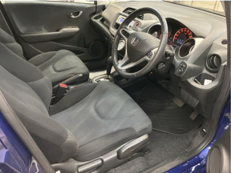  29845  HONDA FIT  2010  