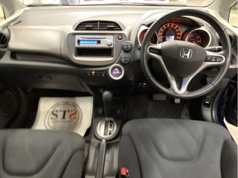  29845  HONDA FIT  2010  