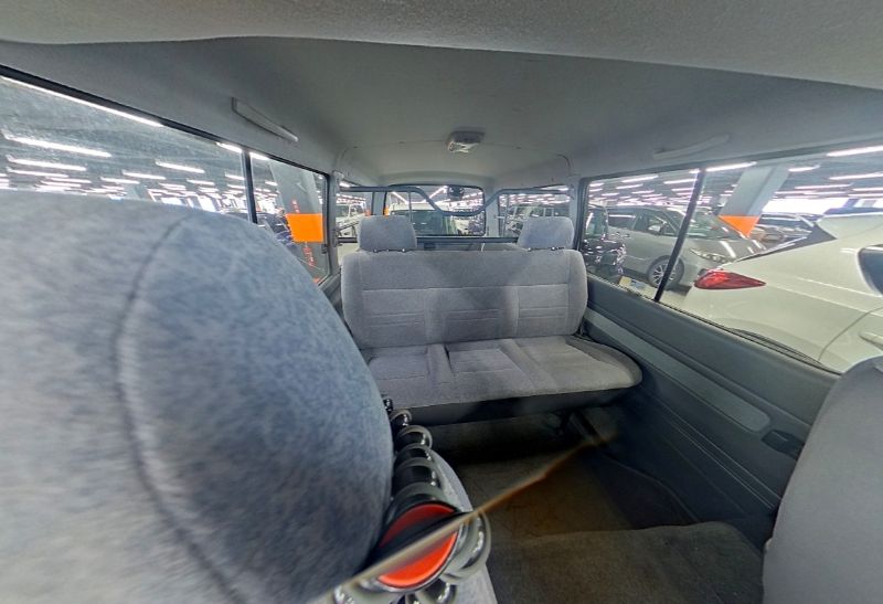  29851  TOYOTA HIACE  2003  