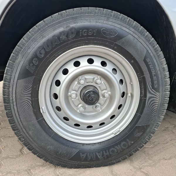  29852  TOYOTA HIACE  2000  