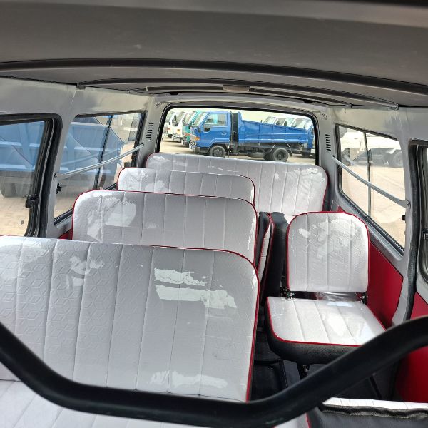  29852  TOYOTA HIACE  2000  