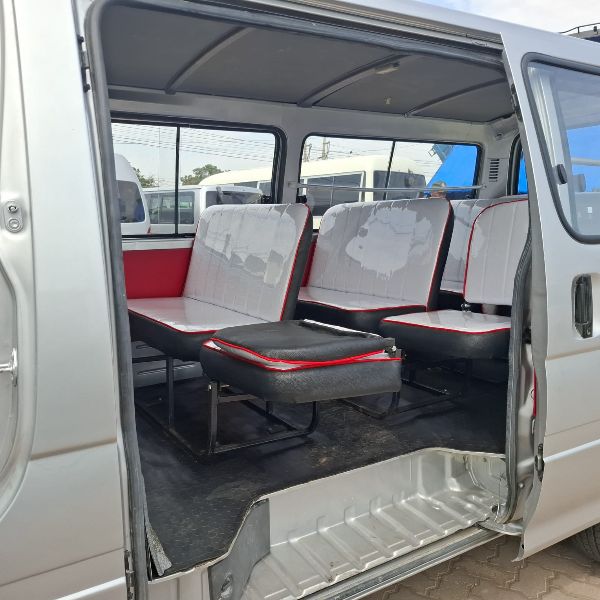  29852  TOYOTA HIACE  2000  