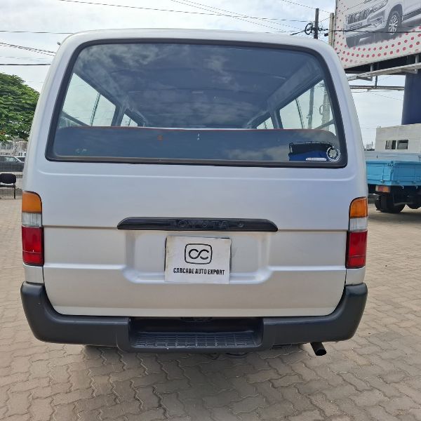  29852  TOYOTA HIACE  2000  