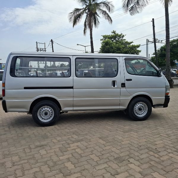  29852  TOYOTA HIACE  2000  