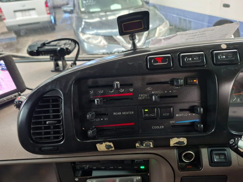  29857  TOYOTA COASTER  1999  