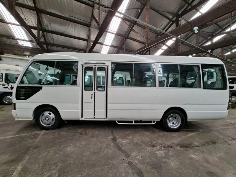  29857  TOYOTA COASTER  1999  