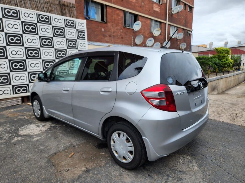  29870  HONDA FIT  2009  