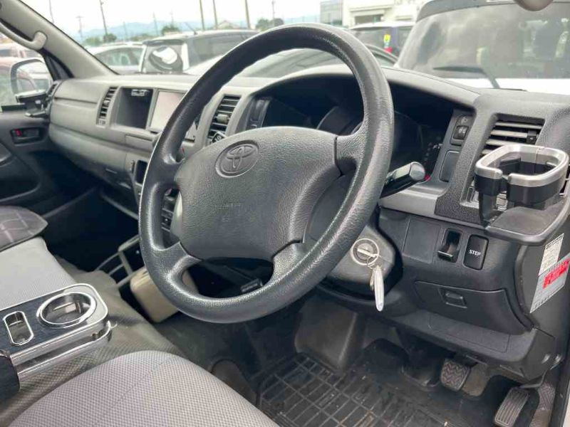  29879  TOYOTA HIACE  2007  