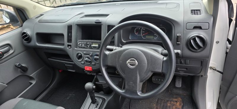  29882  NISSAN AD  2017  