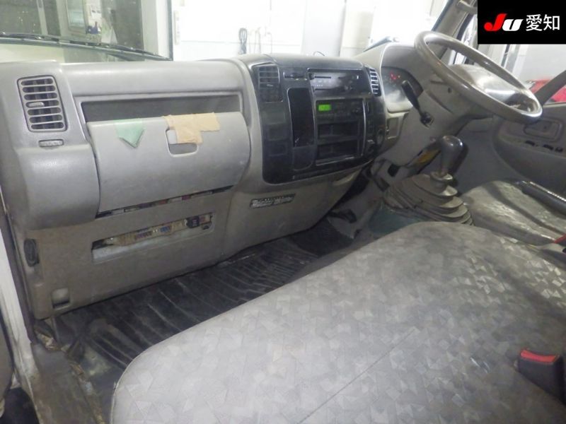  29896  HINO DUTRO  2006  