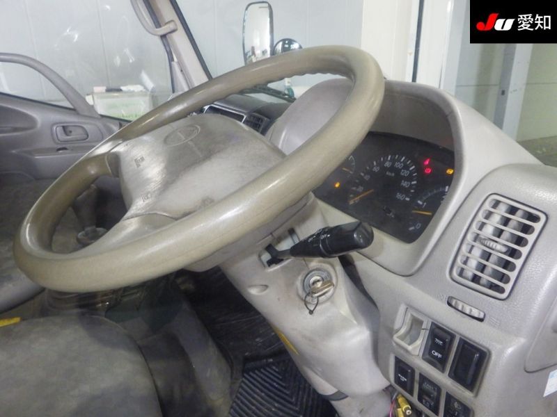  29896  HINO DUTRO  2006  