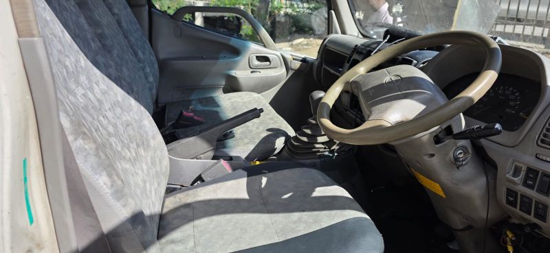  29896  HINO DUTRO  2006  