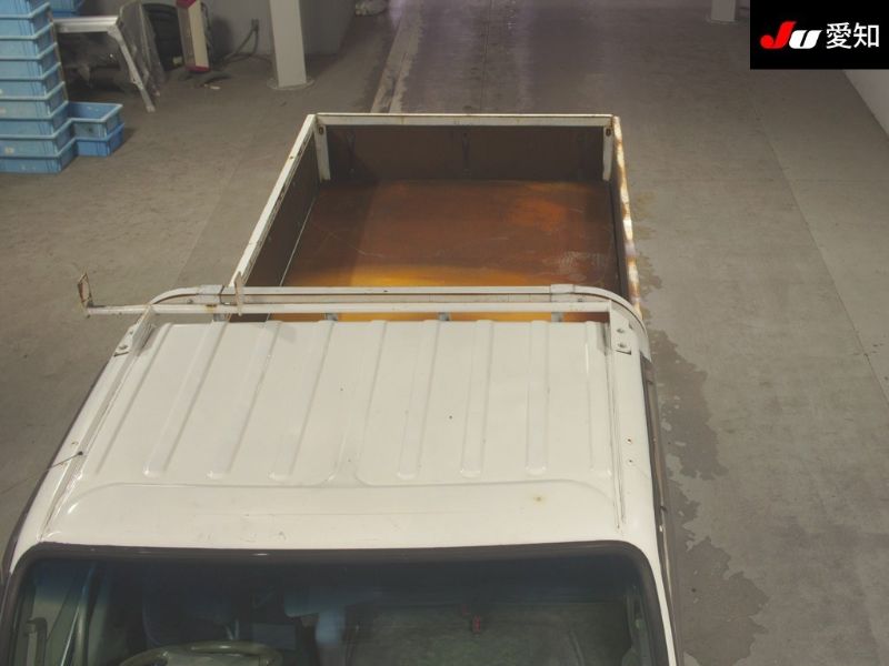  29898  HINO DUTRO  2006  