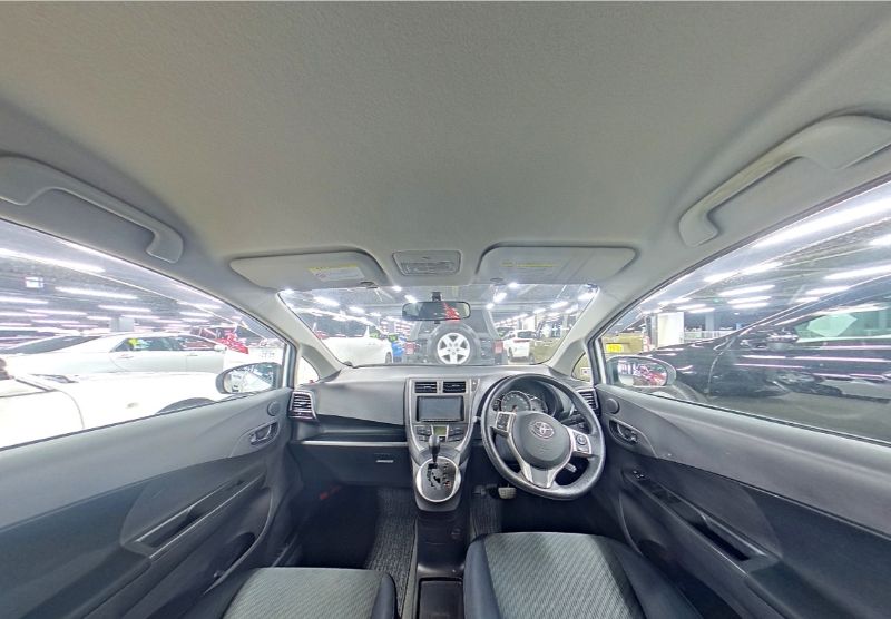  29905  TOYOTA RACTIS  2011  