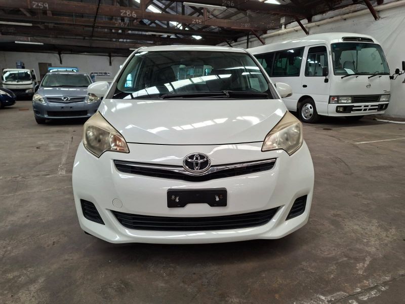  29905  TOYOTA RACTIS  2011 