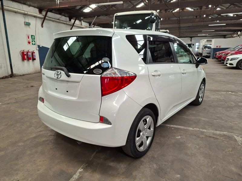  29905  TOYOTA RACTIS  2011  