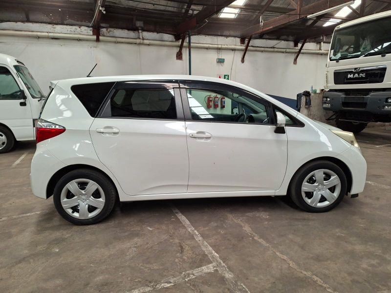  29905  TOYOTA RACTIS  2011  
