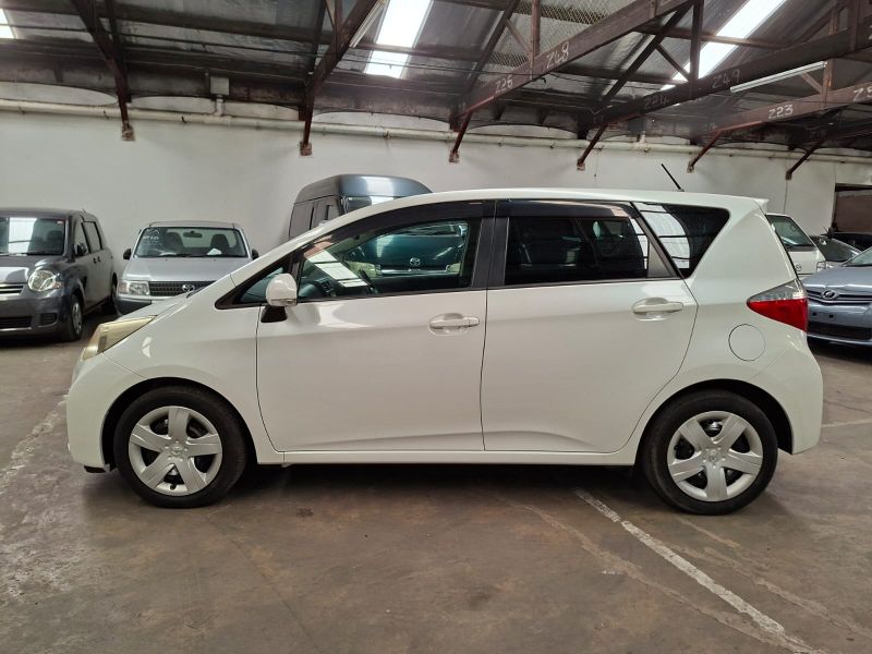  29905  TOYOTA RACTIS  2011  