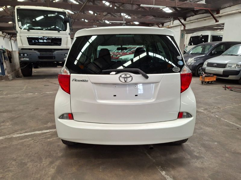  29905  TOYOTA RACTIS  2011  