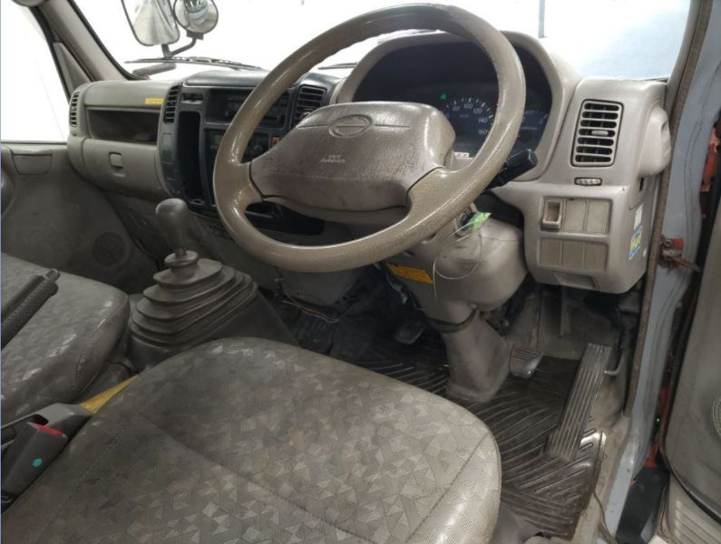  29923  HINO DUTRO  2001  