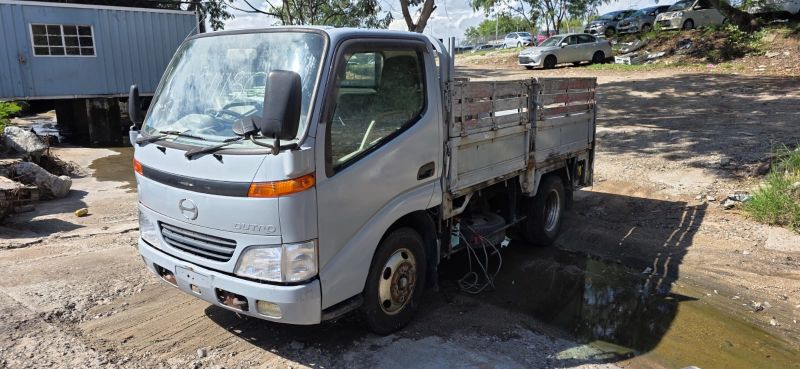  29923  HINO DUTRO  2001 