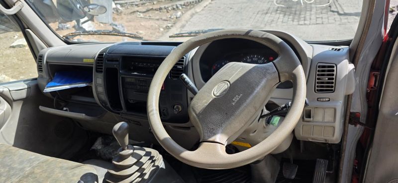  29923  HINO DUTRO  2001  