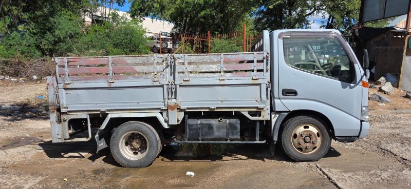  29923  HINO DUTRO  2001  