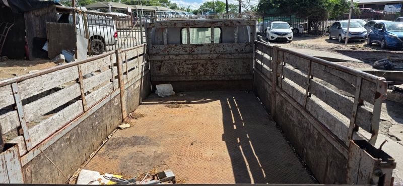  29923  HINO DUTRO  2001  