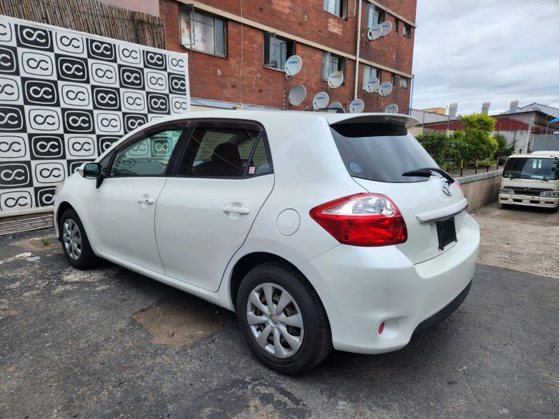  29926  TOYOTA AURIS  2010  