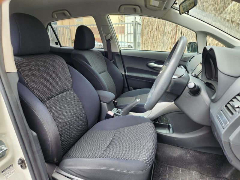  29926  TOYOTA AURIS  2010  