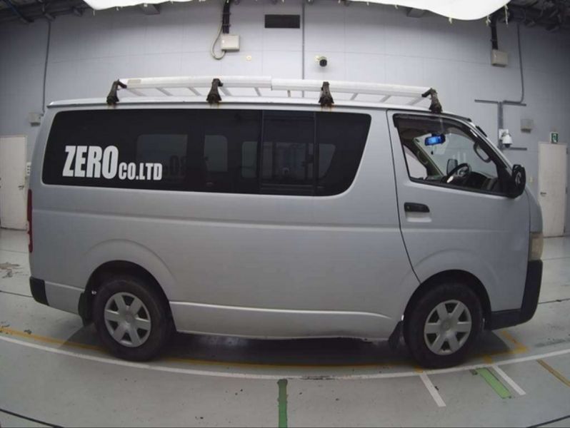  29928  TOYOTA HIACE  2006  