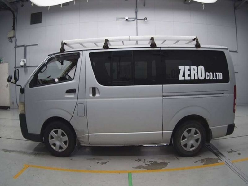  29928  TOYOTA HIACE  2006  