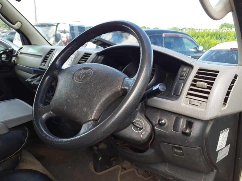  29928  TOYOTA HIACE  2006  
