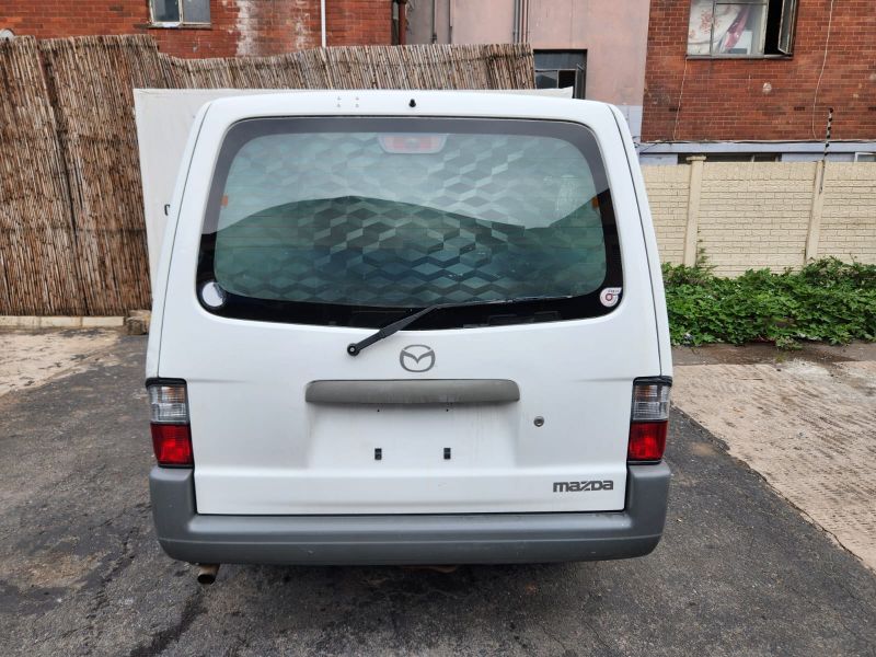  29935  MAZDA BONGO  2011  