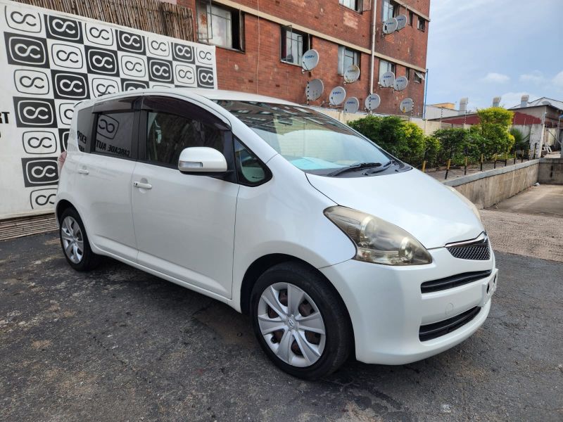  29937  TOYOTA RACTIS  2009  