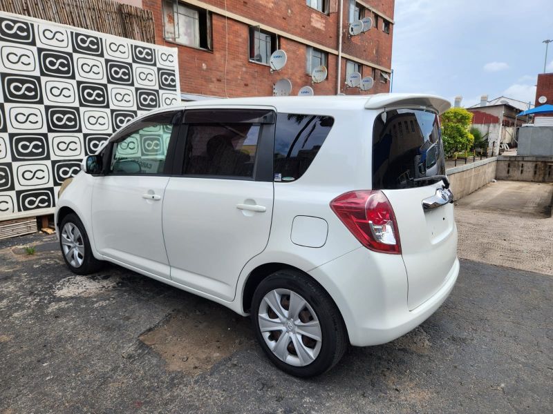  29937  TOYOTA RACTIS  2009  