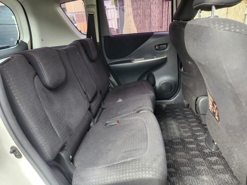  29937  TOYOTA RACTIS  2009  