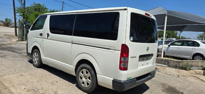  29939  TOYOTA HIACE  2016  