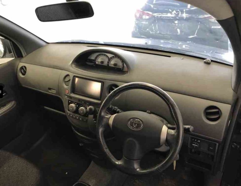  29946  TOYOTA SIENTA  2013  