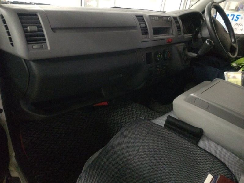  29948  TOYOTA HIACE  2007  