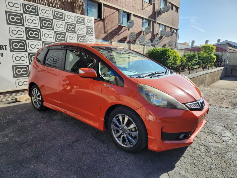 29949  HONDA FIT  2012  