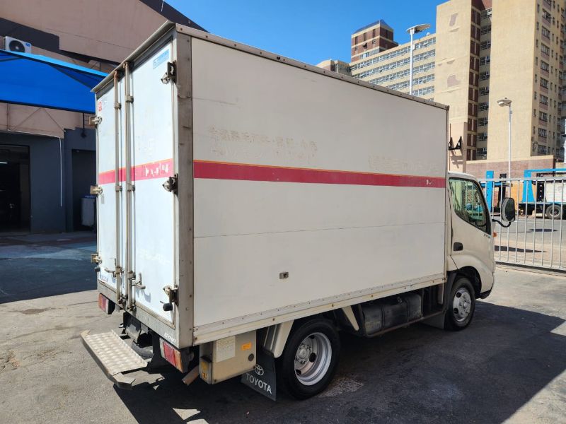  29962  TOYOTA DYNA  1999  