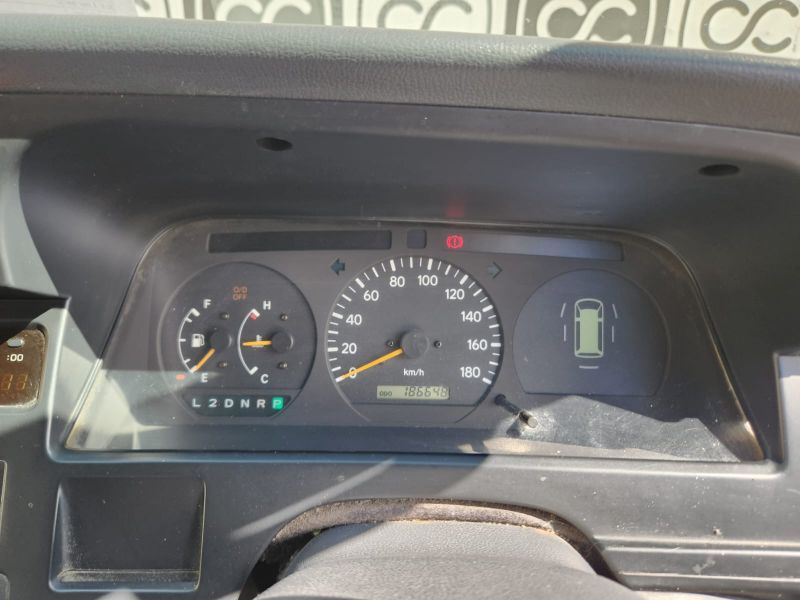  29968  TOYOTA HIACE  2003  