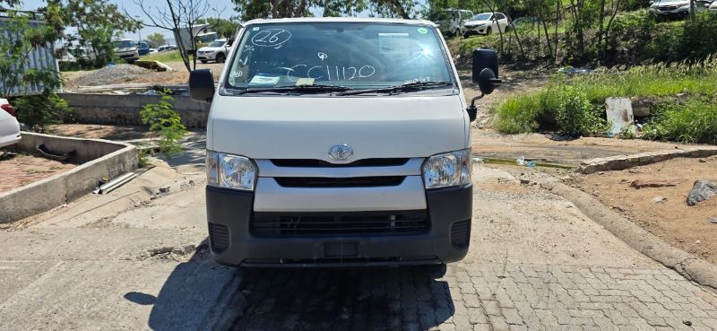  29975  TOYOTA HIACE  2017  