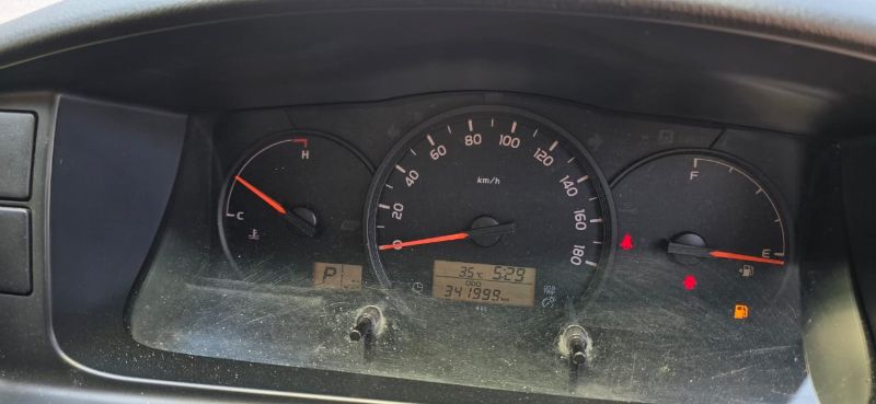  29975  TOYOTA HIACE  2017  