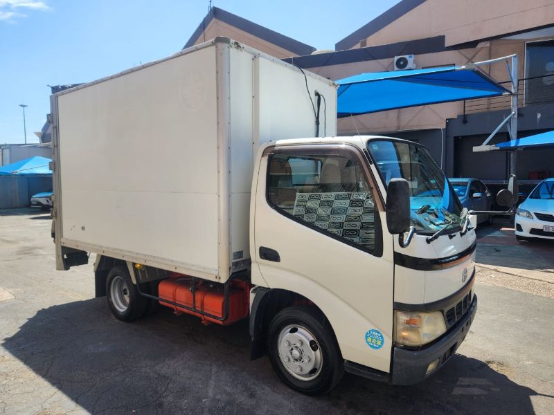  29979  TOYOTA DYNA  2002  