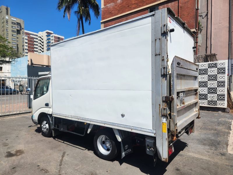  29979  TOYOTA DYNA  2002  